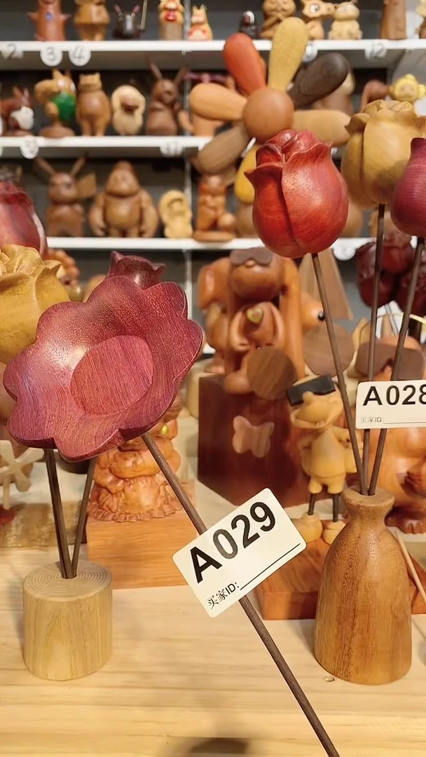 【闪购商品】木木雕摆件可爱卡通