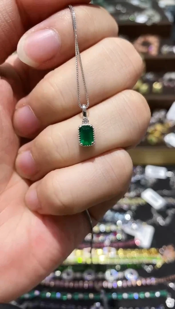 【闪购商品】祖母绿颈饰银S925镶嵌吊坠