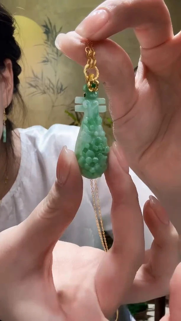 颈饰未镶嵌翡翠吊坠