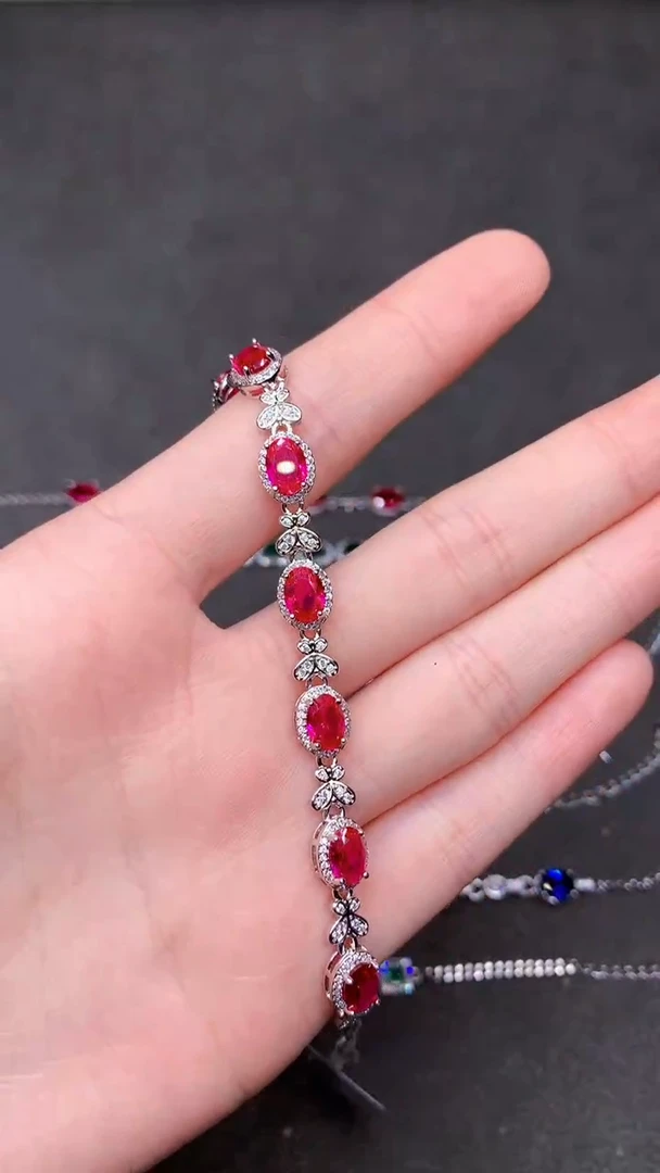 【闪购商品】红宝石手链银S925镶嵌......