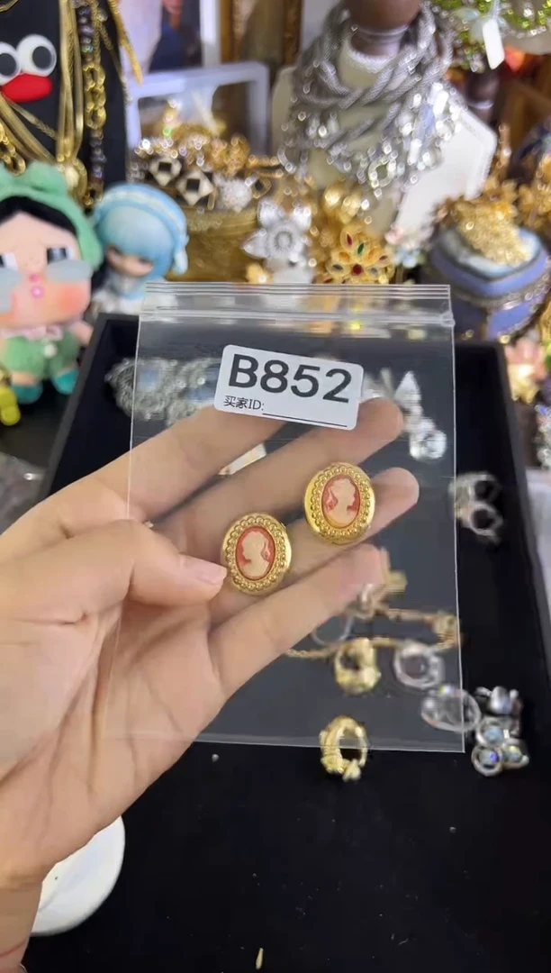 合金无铜合金852 中古首饰都有瑕疵 请确认后在拍！