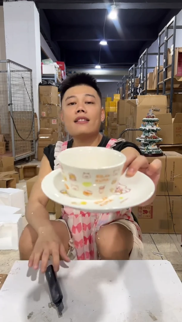 瓷片轻松熊一碗一盘