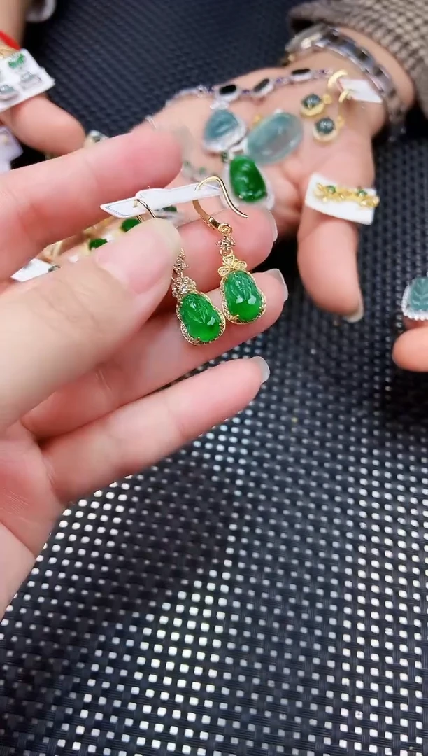 【闪购商品】翡翠耳饰未镶嵌11111111