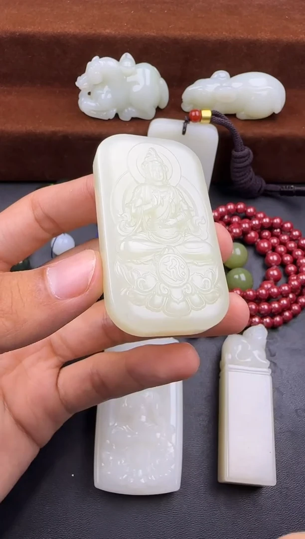 未镶嵌和田玉挂件和田玉观音