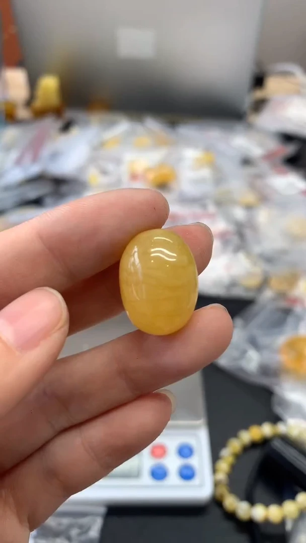 未镶嵌琥珀珠宝奇石1635