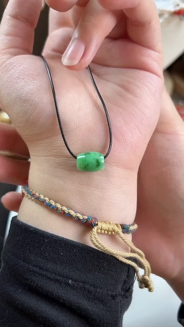 【闪购商品】翡翠颈饰未镶嵌全绿路路通