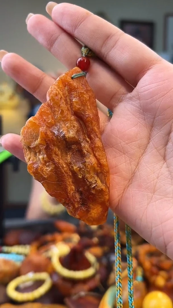 琥珀颈饰未镶嵌吊坠