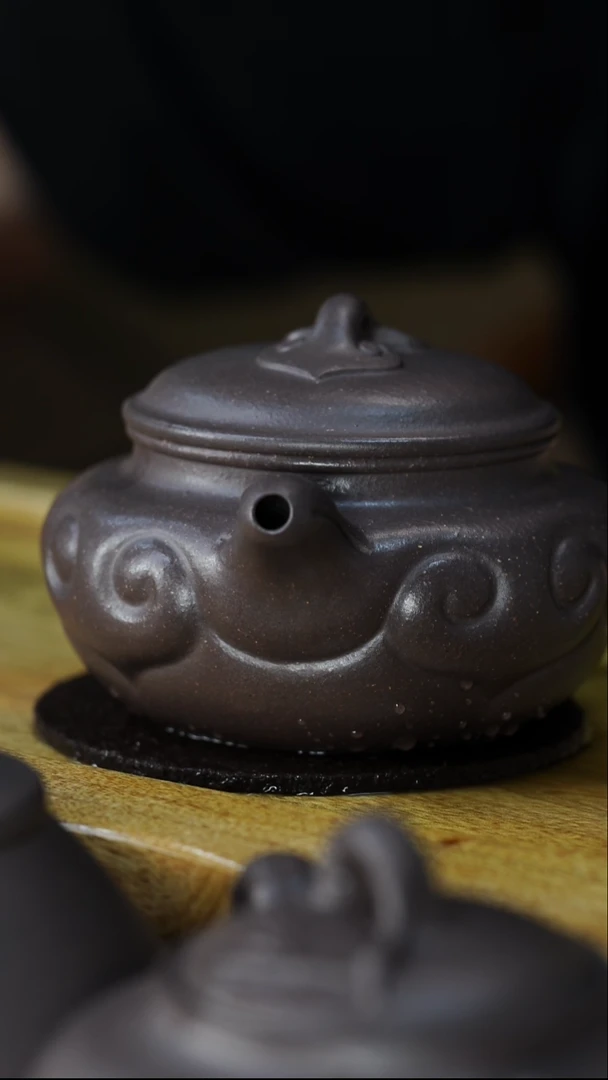 工堂直营精工半手紫砂壶