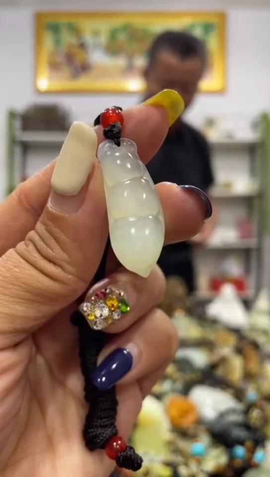 未镶嵌岫玉挂件