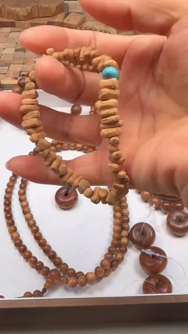 檀香木其他四剖料随形单圈