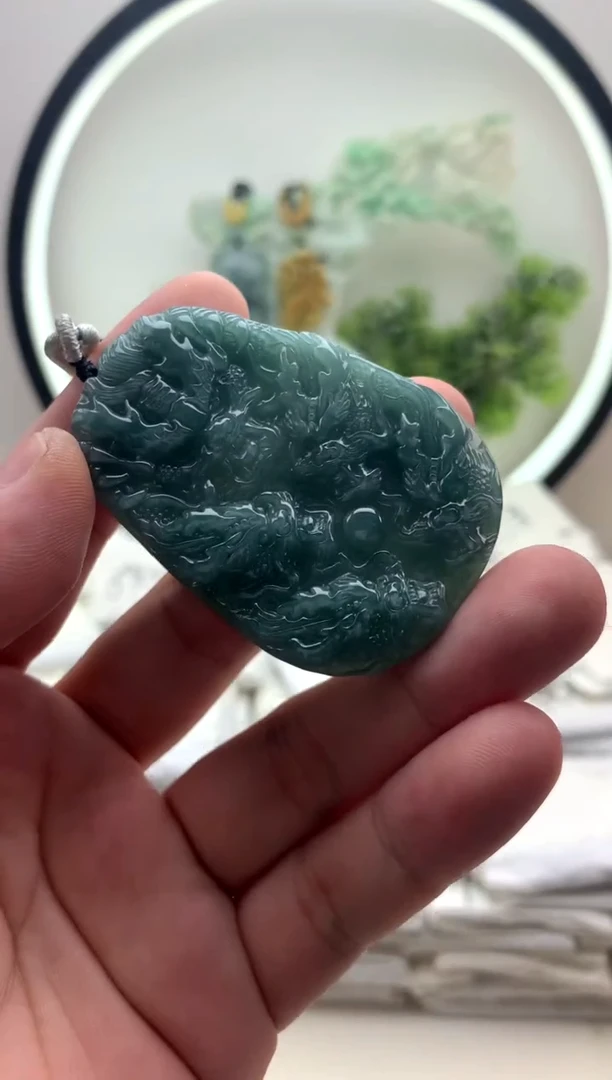 颈饰未镶嵌翡翠九龙牌