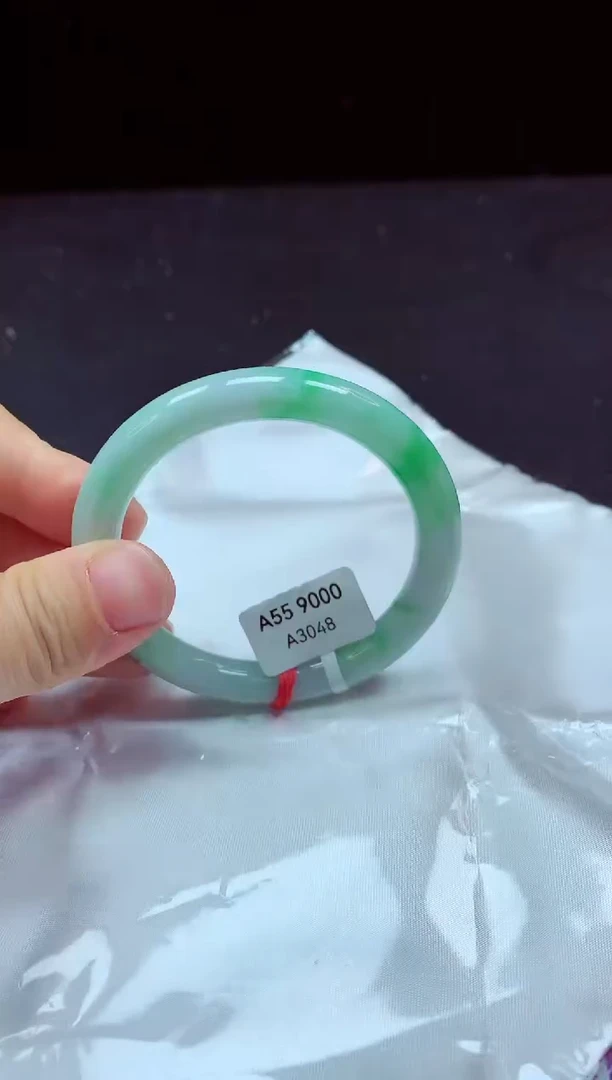 【闪购商品】翡翠手镯未镶嵌镯子55+