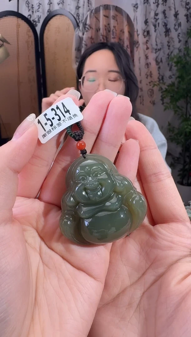 和田玉未镶嵌颈饰佛公 314