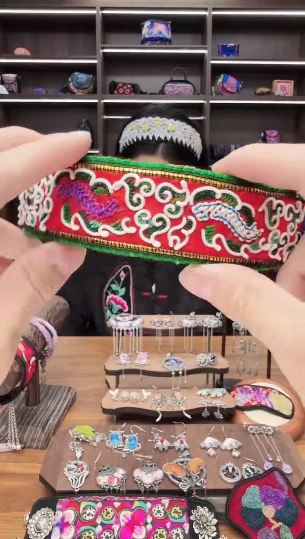 织绣A163蒙阿苏苗绣传承店