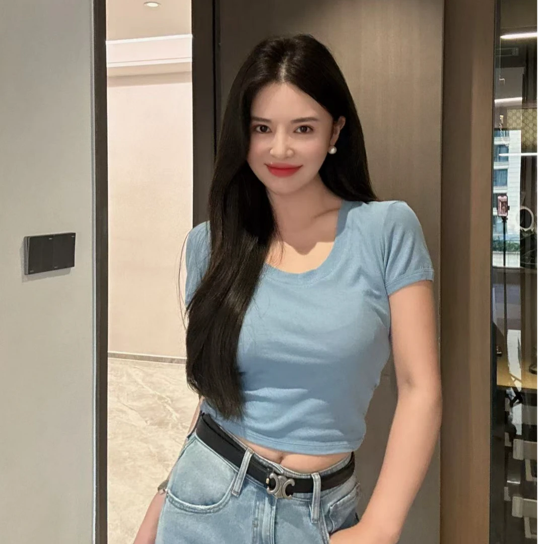 福利8.28号简约百搭圆领小短款上衣（现货）  显瘦夏季设计感修身