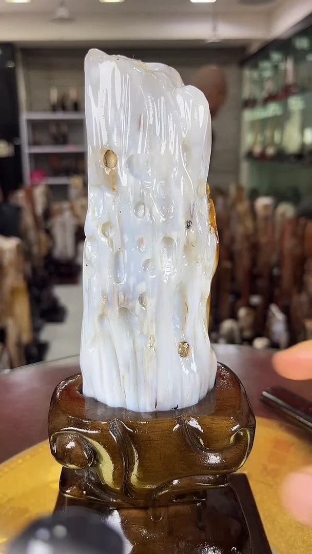 缅甸天然硅化玉摆件