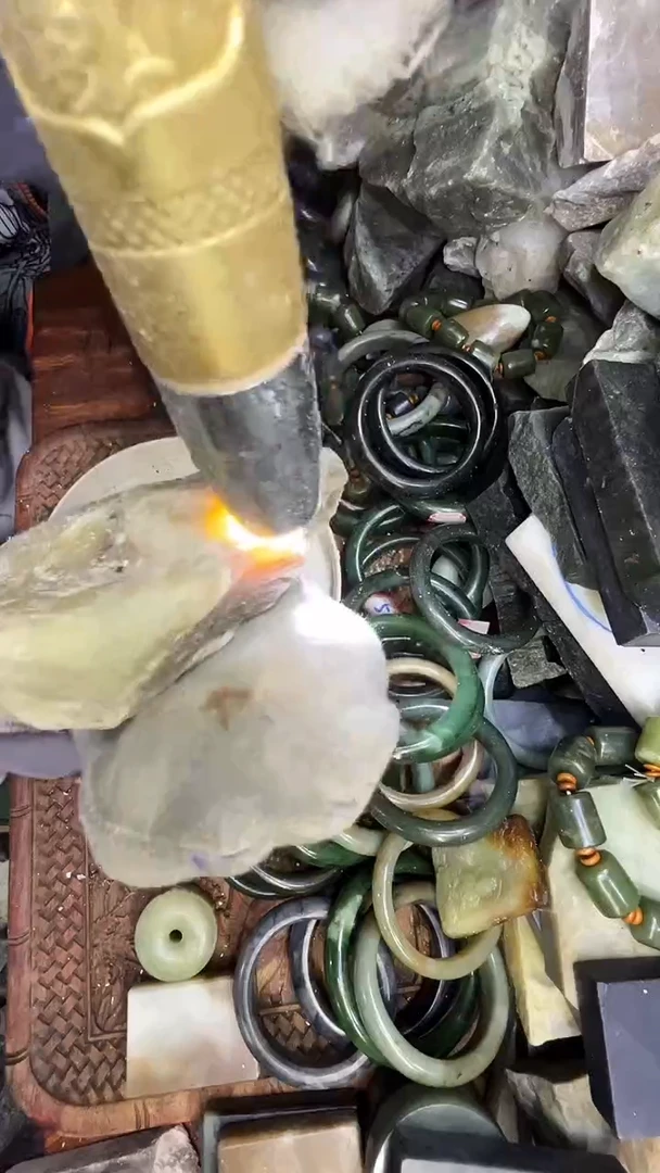 未镶嵌和田玉珠宝半成品毛料