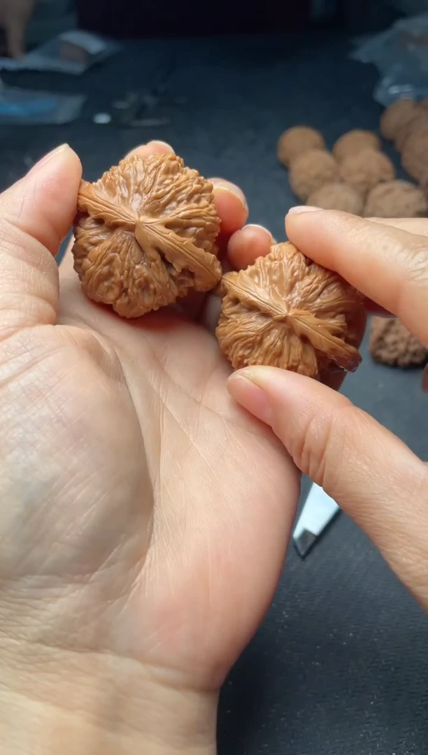 把件文玩核桃w272  白狮子 43尺