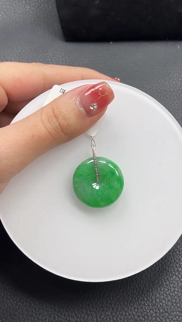 【闪购商品】翡翠颈饰18K金镶嵌平安扣