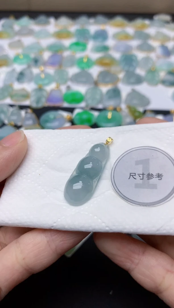 翡翠18K金镶嵌颈饰天然缅甸A货翡翠