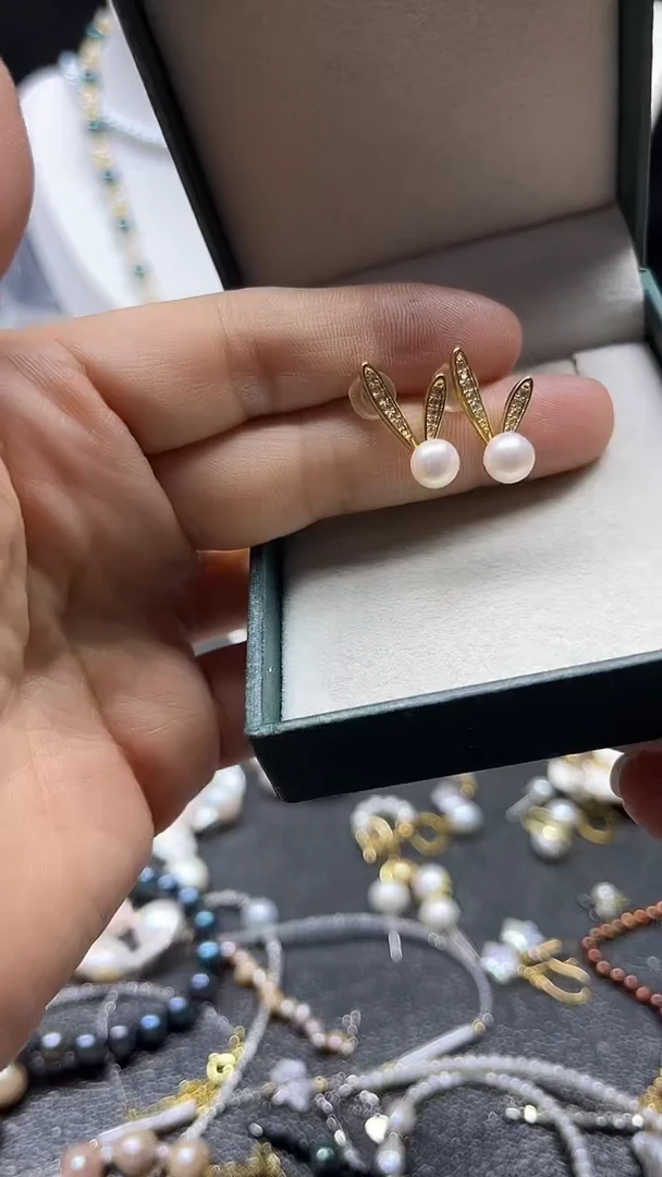 颈饰未镶嵌淡水珍珠多人