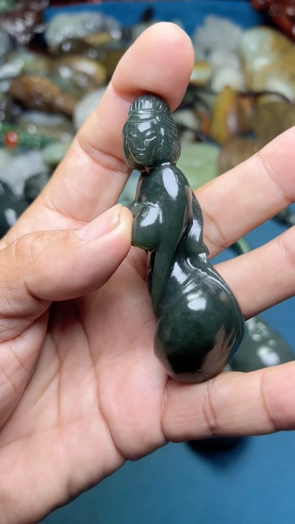 和田玉未镶嵌把件-