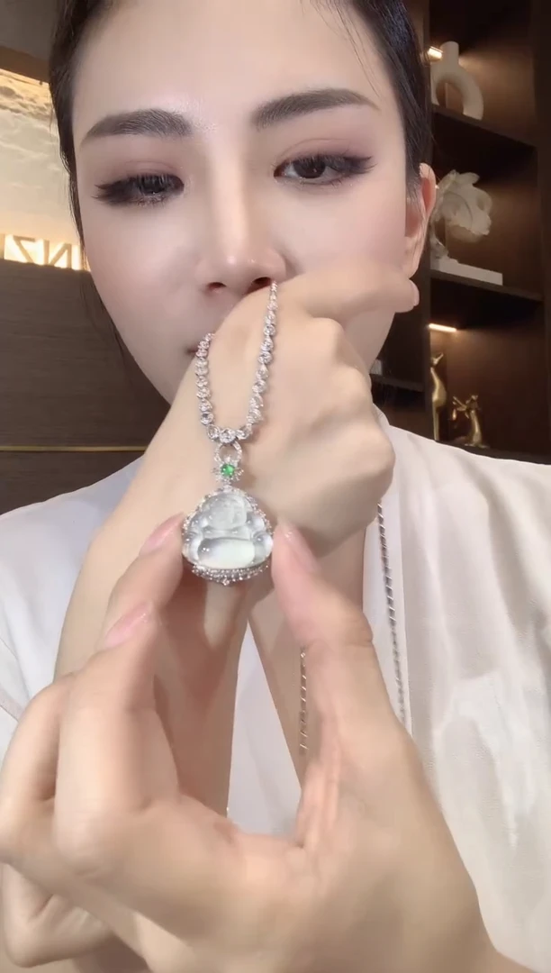 【云中意】吊坠(不含链)18K金镶嵌翡翠C28总58000定10000差48000
