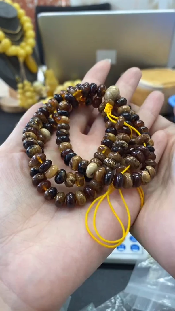 未镶嵌琥珀裸石2615