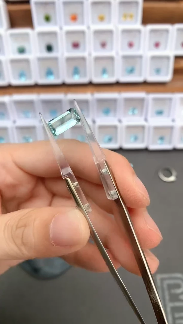 未镶嵌裸石定制海蓝宝石2.1ct  03038