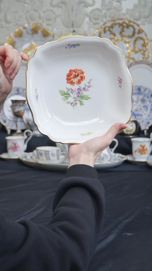骨瓷婷婷中古器物如图所示23