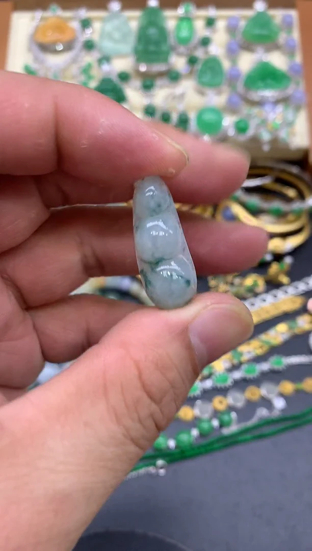 翡翠未镶嵌颈饰52-中国好珍宝