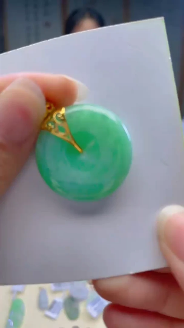 【闪购商品】翡翠颈饰18K金镶嵌天然A货翡翠