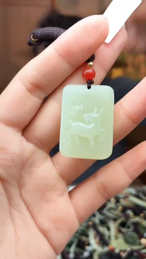 颈饰未镶嵌和田玉1