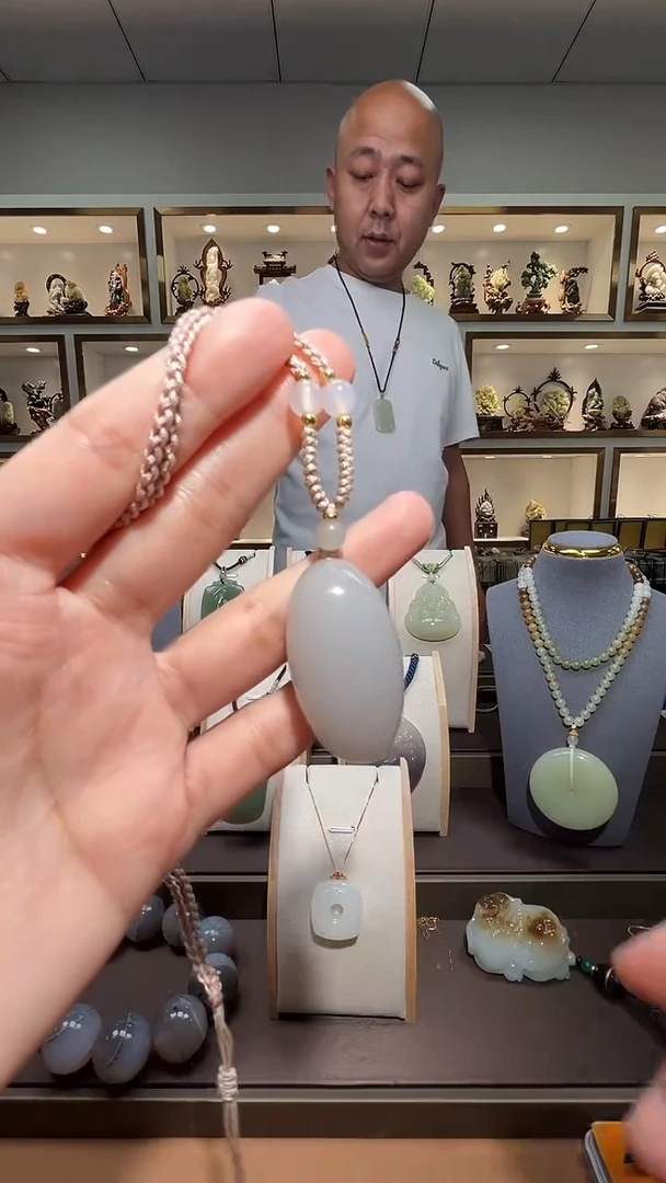 和田玉未镶嵌颈饰苏