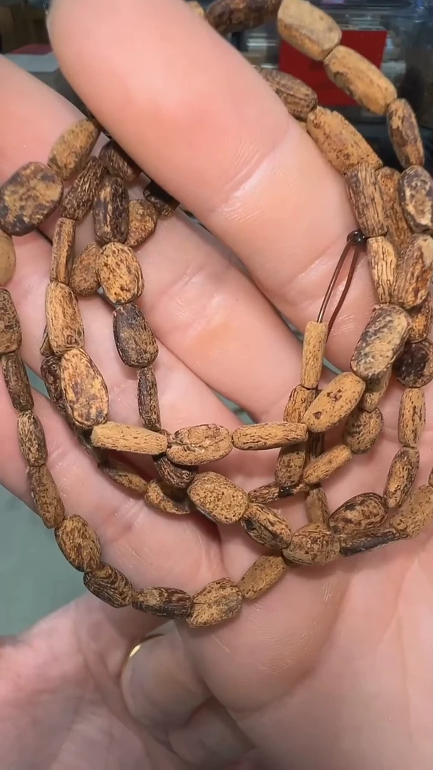 5.5g斯里兰卡红土随形念珠