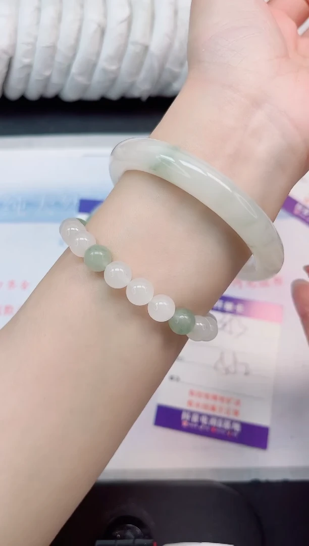 【闪购商品】石英质玉手镯未镶嵌353#58.2