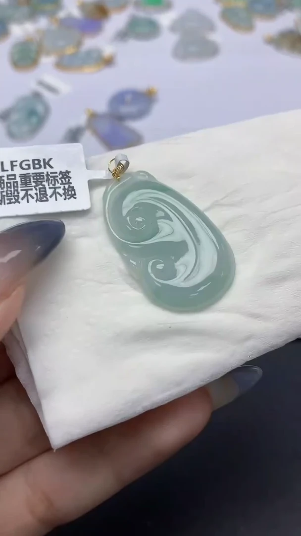 翡翠18K金镶嵌颈饰天然a货翡翠