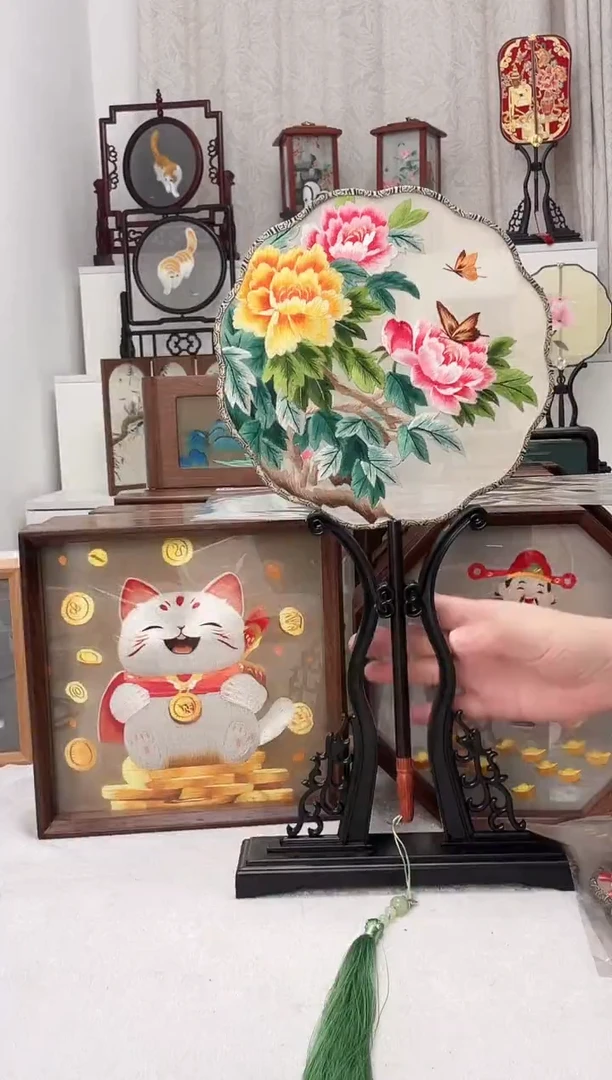 扇子苏绣作品手工团扇