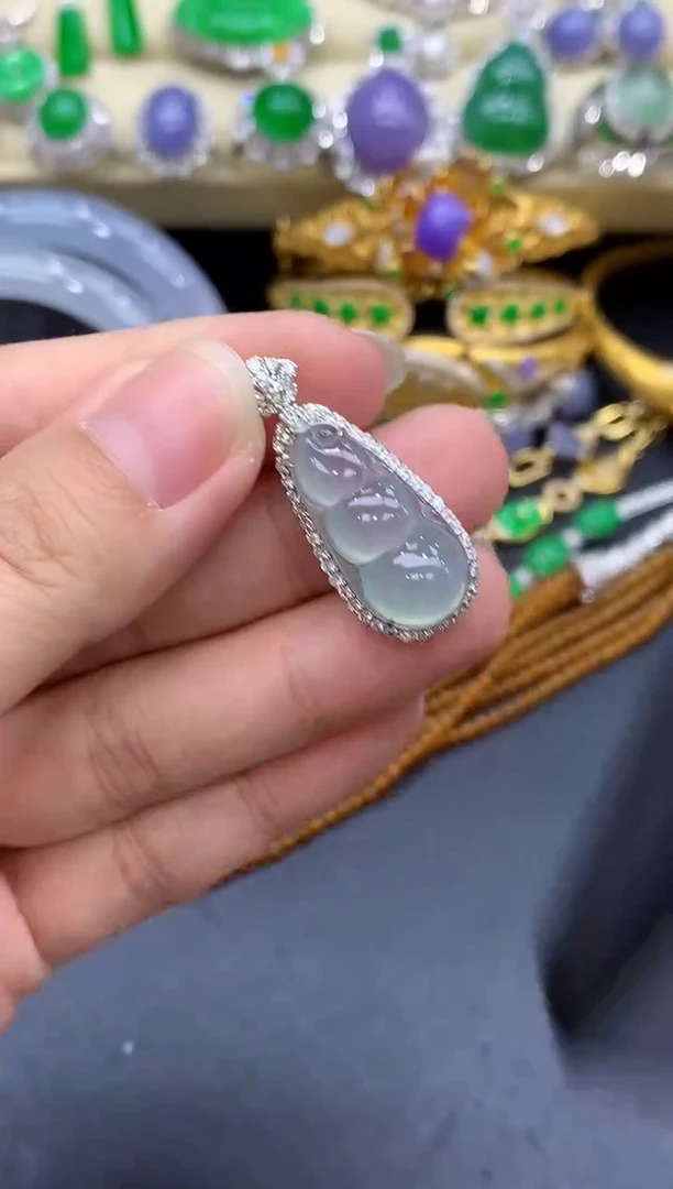 颈饰18K金镶嵌翡翠464-中国好珍宝
