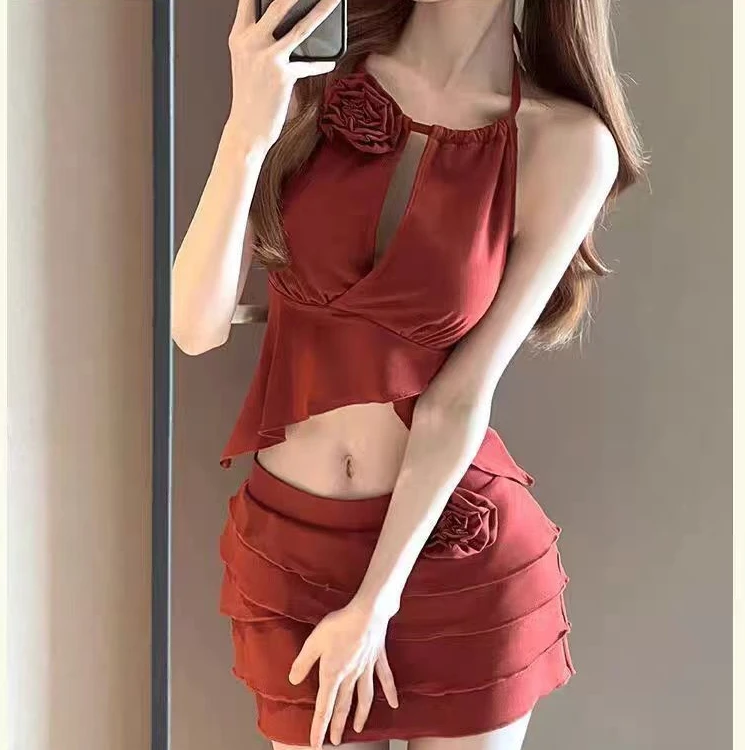 绝美分体泳衣女红花新款网红挂脖露背纯欲大小胸沙滩度假泡温泉