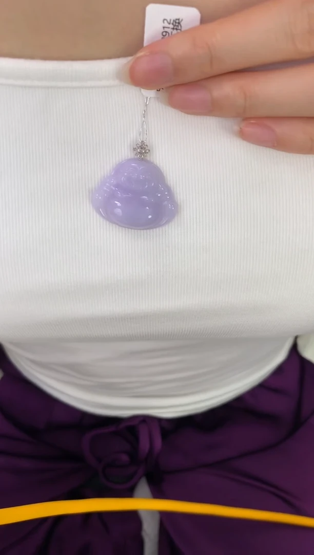 翡翠18K金镶嵌颈饰天然缅甸a货翡翠