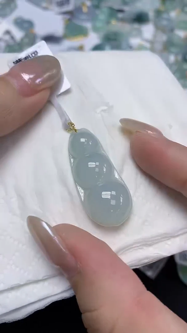 翡翠18K金镶嵌颈饰天然缅甸翡翠A货