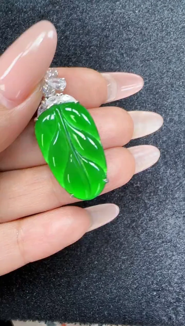 未镶嵌定制翡翠翡翠吊坠198