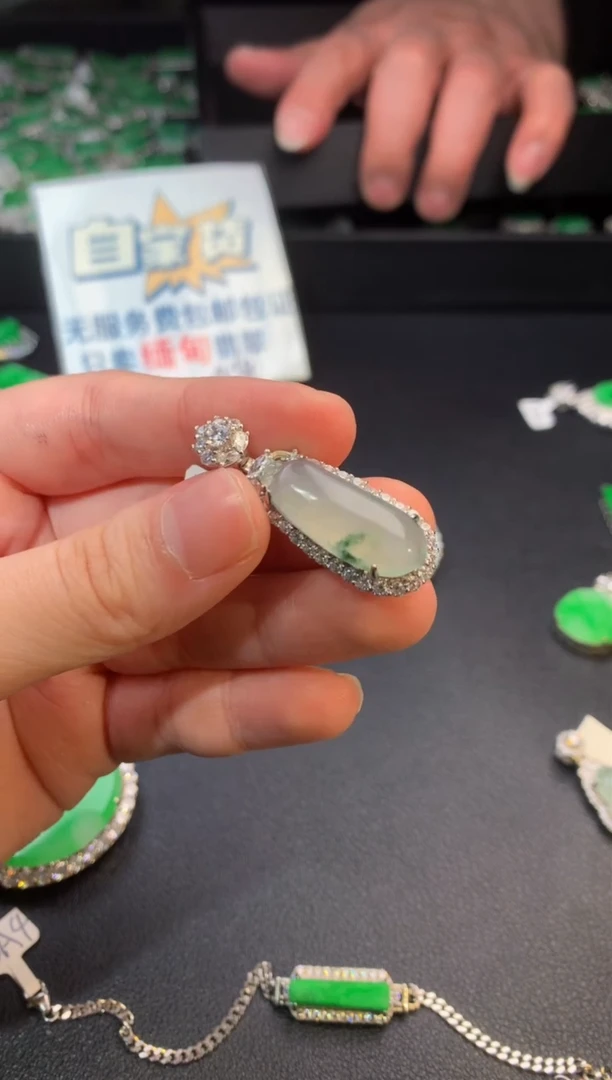 【闪购商品】翡翠颈饰银S925镶嵌翡翠