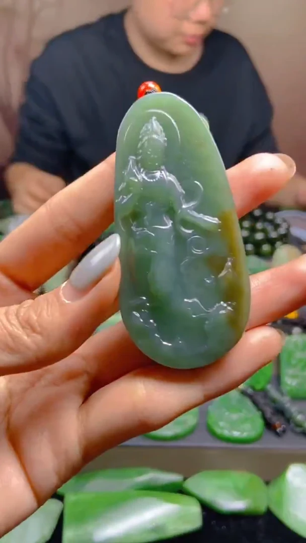 颈饰未镶嵌和田玉1