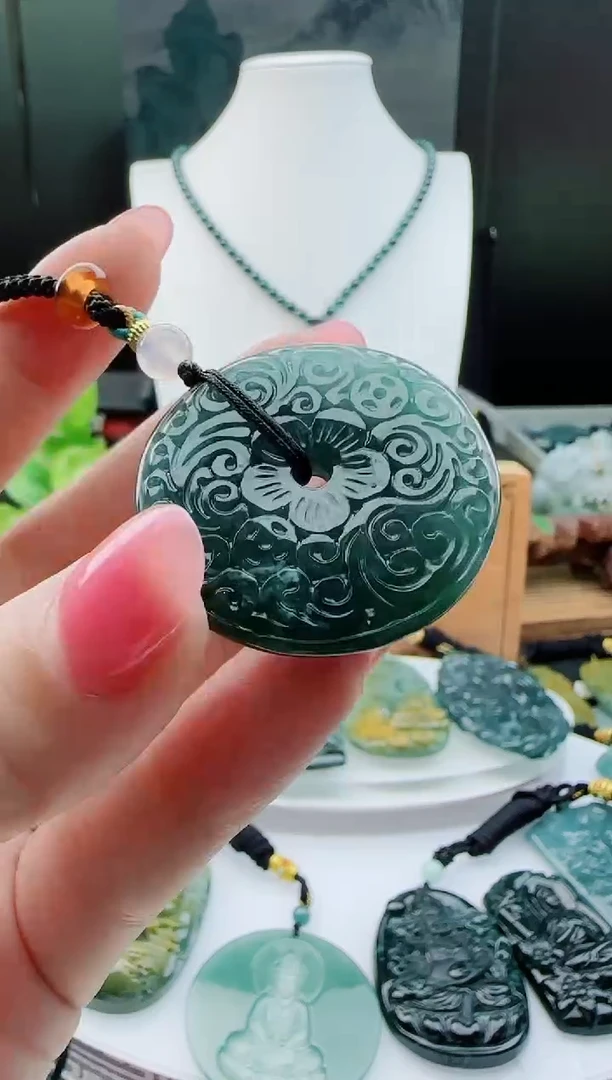 【闪购商品】翡翠颈饰未镶嵌多样性随机一件发货