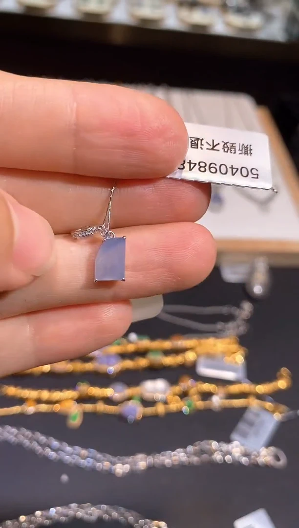 翡翠18K金镶嵌吊坠(不含链)吊坠