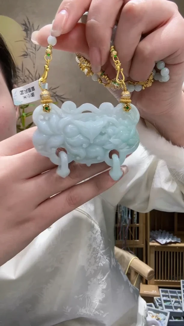 【闪购商品】翡翠颈饰未镶嵌吊坠