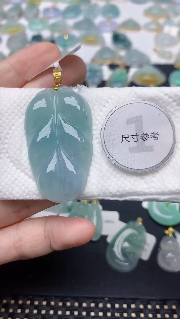 颈饰18K金镶嵌翡翠天然缅甸A货翡翠