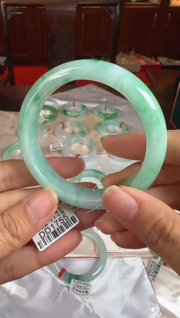 未镶嵌手镯翡翠57正圈DD1755(100元运营费